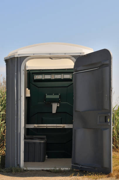 Best Porta potty delivery and setup  in Pierson, FL